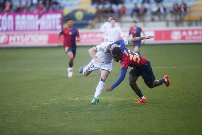 El partido con el que arrancó el año en el Reino de León finalizó en tablas (1-1) y con ambiente en la grada.