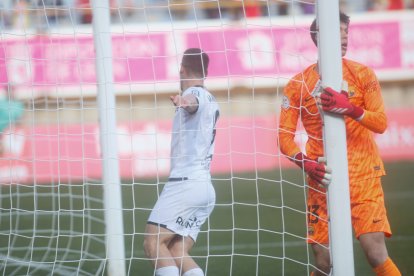 El partido con el que arrancó el año en el Reino de León finalizó en tablas (1-1) y con ambiente en la grada.