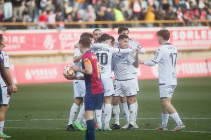 El partido con el que arrancó el año en el Reino de León finalizó en tablas (1-1) y con ambiente en la grada.