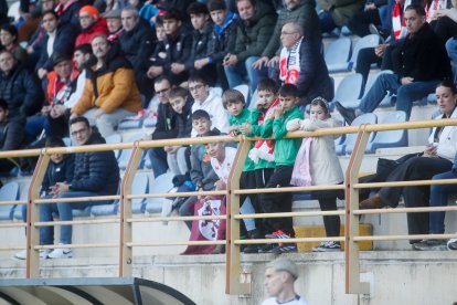 El partido con el que arrancó el año en el Reino de León finalizó en tablas (1-1) y con ambiente en la grada.