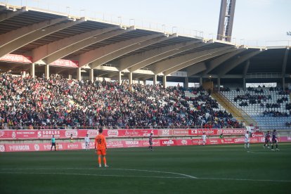 El partido con el que arrancó el año en el Reino de León finalizó en tablas (1-1) y con ambiente en la grada.