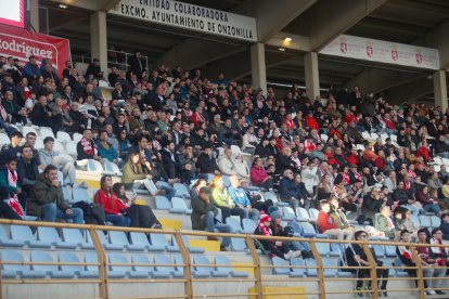 El partido con el que arrancó el año en el Reino de León finalizó en tablas (1-1) y con ambiente en la grada.