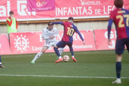 El partido con el que arrancó el año en el Reino de León finalizó en tablas (1-1) y con ambiente en la grada.