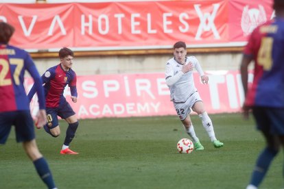 El partido con el que arrancó el año en el Reino de León finalizó en tablas (1-1) y con ambiente en la grada.