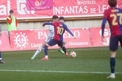 El partido con el que arrancó el año en el Reino de León finalizó en tablas (1-1) y con ambiente en la grada.