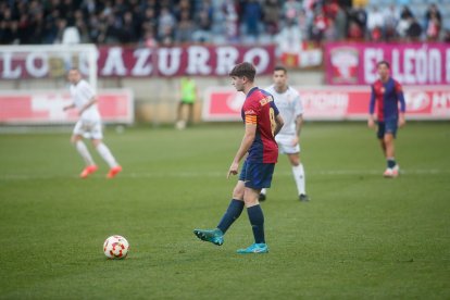 El partido con el que arrancó el año en el Reino de León finalizó en tablas (1-1) y con ambiente en la grada.