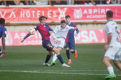 El partido con el que arrancó el año en el Reino de León finalizó en tablas (1-1) y con ambiente en la grada.