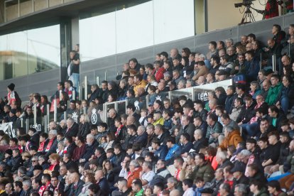 El partido con el que arrancó el año en el Reino de León finalizó en tablas (1-1) y con ambiente en la grada.