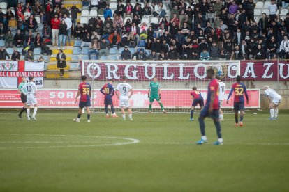 El partido con el que arrancó el año en el Reino de León finalizó en tablas (1-1) y con ambiente en la grada.