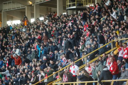 El partido con el que arrancó el año en el Reino de León finalizó en tablas (1-1) y con ambiente en la grada.