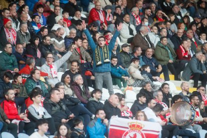 El partido con el que arrancó el año en el Reino de León finalizó en tablas (1-1) y con ambiente en la grada.