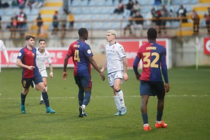 El partido con el que arrancó el año en el Reino de León finalizó en tablas (1-1) y con ambiente en la grada.