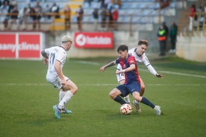 El partido con el que arrancó el año en el Reino de León finalizó en tablas (1-1) y con ambiente en la grada.