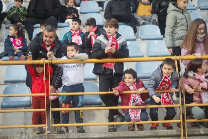 El partido con el que arrancó el año en el Reino de León finalizó en tablas (1-1) y con ambiente en la grada.