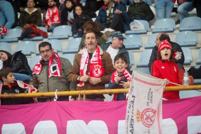 El partido con el que arrancó el año en el Reino de León finalizó en tablas (1-1) y con ambiente en la grada.