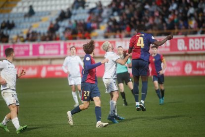 El partido con el que arrancó el año en el Reino de León finalizó en tablas (1-1) y con ambiente en la grada.