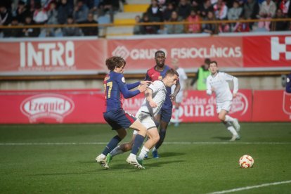 El partido con el que arrancó el año en el Reino de León finalizó en tablas (1-1) y con ambiente en la grada.