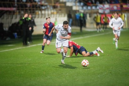El partido con el que arrancó el año en el Reino de León finalizó en tablas (1-1) y con ambiente en la grada.