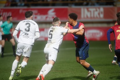 El partido con el que arrancó el año en el Reino de León finalizó en tablas (1-1) y con ambiente en la grada.