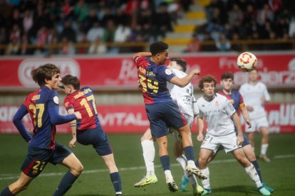 El partido con el que arrancó el año en el Reino de León finalizó en tablas (1-1) y con ambiente en la grada.