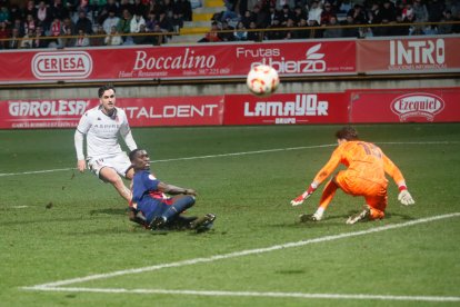 El partido con el que arrancó el año en el Reino de León finalizó en tablas (1-1) y con ambiente en la grada.