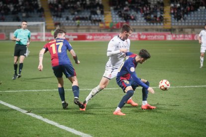 El partido con el que arrancó el año en el Reino de León finalizó en tablas (1-1) y con ambiente en la grada.
