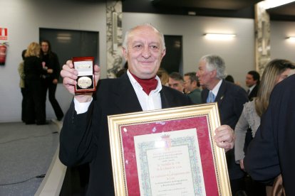 Medalla de oro de León a la Asociación de Laringectomizados.
