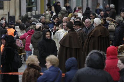 Bendición de los animales por San Antón en la plaza de San Marcelo en León.