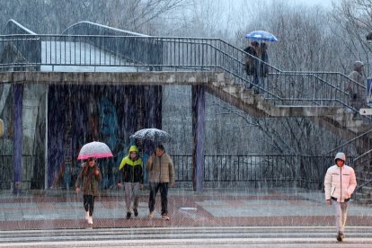 Nieva sobre la capital leonesa.