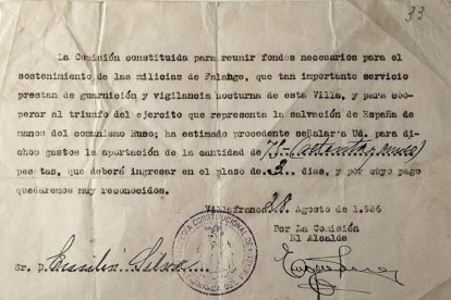 Uno de los requerimientos que recibió Emilio Silva Faba para que acudiera a pagar 75 pesetas al Ayuntamiento en el plazo de tres días para financiar a las milicias que lo acabaron asesinando.