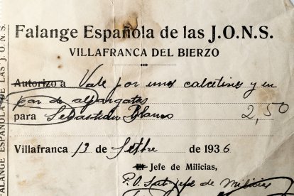 Vale de la Falange después de que uno de sus milicianos se llevara sin pagar unos calcetines y un par de alpargatas de los almecenes 'La Preferida'.