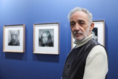 Imagen del fotógrafo leonés Alberto García-Alix en una exposición.
