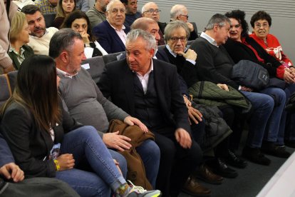 El secretario general electo del PSOE de Castilla y León, Carlos Martínez, participa en un encuentro con la militancia en León.