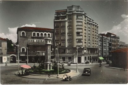 Imagen del Teatro Edesa en su primera época. Todavía ponía cine en la fachada.