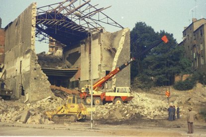 Demolición del Teatro Edesa en 1975.