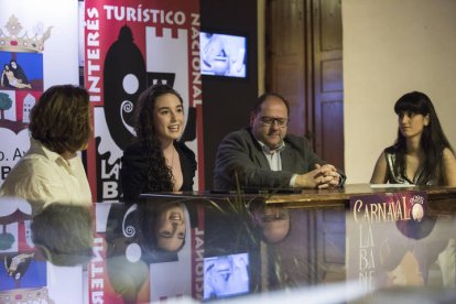 Presentación de la musa de Carnaval de La Bañeza, Estela Santos.