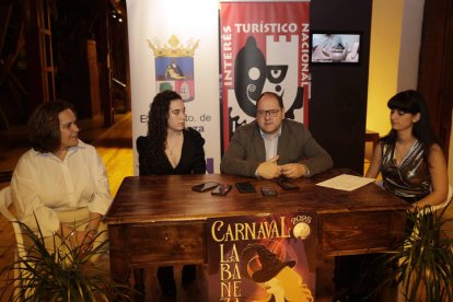 Presentación de la musa de Carnaval de La Bañeza, Estela Santos.