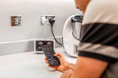 Gráficas mostrando el consumo y ahorro energético con The Real Smart Home.