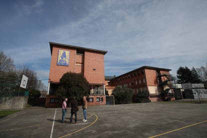 Un mural para descubrir al navegante Álvaro de Mendaña.