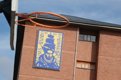 Un mural para descubrir al navegante Álvaro de Mendaña.