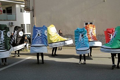 Participantes en el desfile de Carnaval de Toral de los Vados.