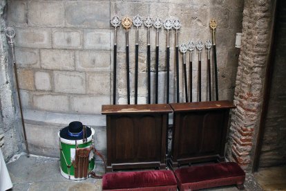 Procesión de la Hermandad de Romeros de San Isidoro del Campo de Santiponce (Sevilla) en León hasta la Basílica de San Isidoro, donde les recibe la la Muy Ilustre, Real e Imperial Orden y Cofradía del Milagroso Pendón.