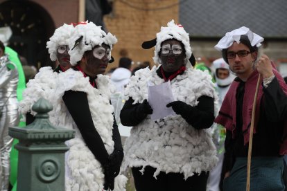 Camponaraya se disfraza en el domingo de Carnaval