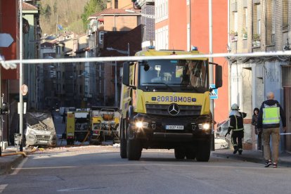 Al menos siete personas han resultado heridas al registrarse una explosión de gas en Mieres.