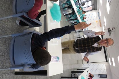 Niños y niñas del colegio La Anunciata visitan el Hospital San Juan de Dios de León.