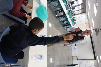 Niños y niñas del colegio La Anunciata visitan el Hospital San Juan de Dios de León.