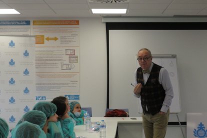 Niños y niñas del colegio La Anunciata visitan el Hospital San Juan de Dios de León.
