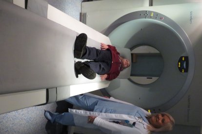 Niños y niñas del colegio La Anunciata visitan el Hospital San Juan de Dios de León.