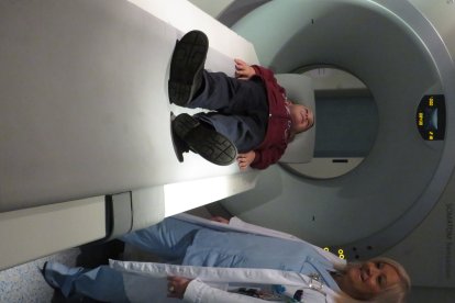 Niños y niñas del colegio La Anunciata visitan el Hospital San Juan de Dios de León.