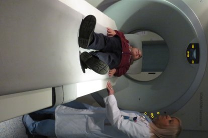 Niños y niñas del colegio La Anunciata visitan el Hospital San Juan de Dios de León.